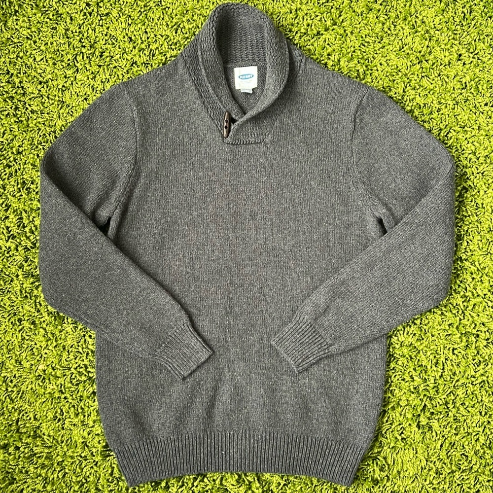 Men’s old navy sweater